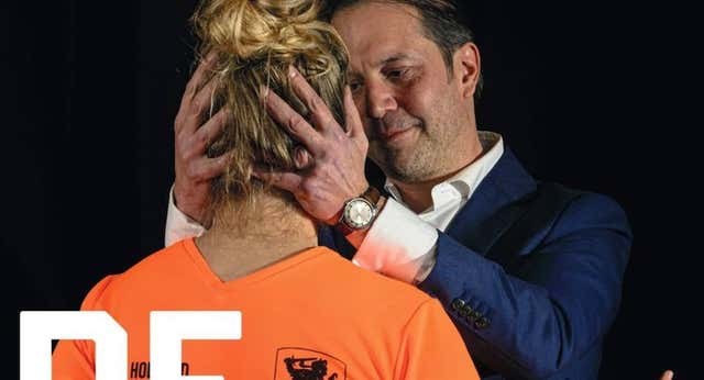 En Países Bajos «ridiculizan» a Luis Rubiales por su beso a Jenni Hermoso… ¡en una obra teatral que triunfa!