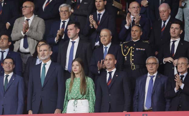 Imagen del palco de autoridades durante la final de la Copa del Rey en 2023.  Getty Images