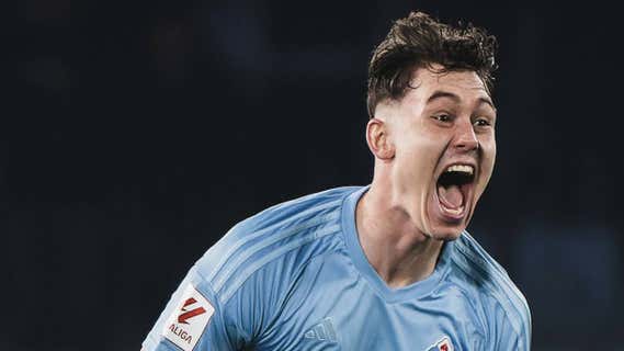 Larsen, en un partido con el Celta./