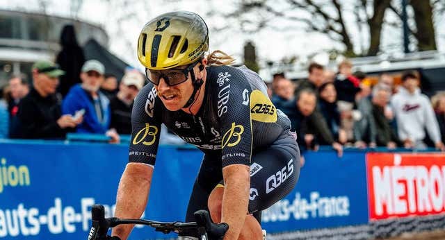La confesión del último clasificado en la París-Roubaix revela por qué hay tantas caídas en el ciclismo actual: “Es una locura”
