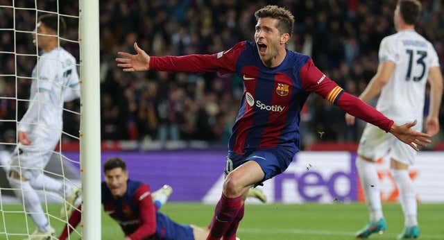 La rocambolesca renovación de Sergi Roberto por el Barça que mantiene en el aire su futuro