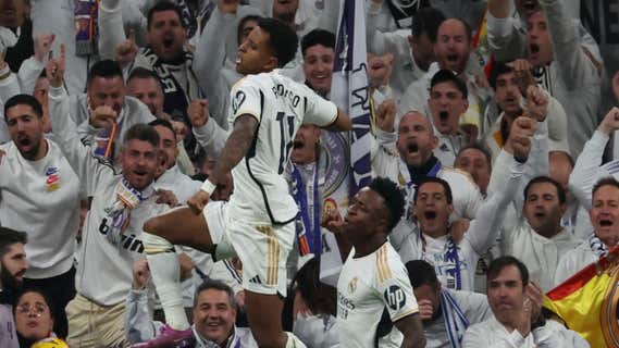 Rodrygo celebra un gol con Vinicius./
