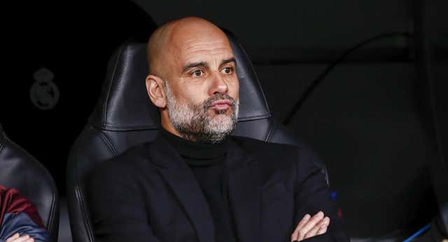 Guardiola utiliza el techo del Bernabéu para dar un palo por el césped: «Florentino se tiene que preocupar de hacer un buen campo»
