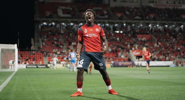 El nuevo fichaje del Bayern tiene de ídolo a Dembélé y no jugará el preolímpico por protección
