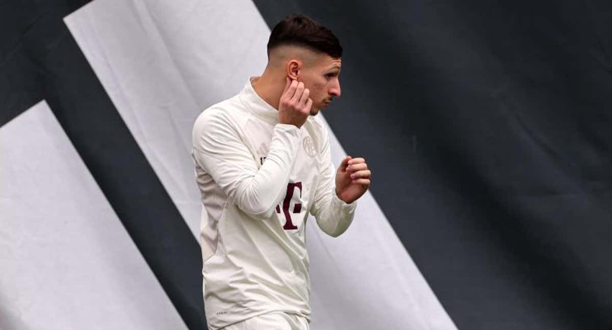 Bryan Zaragoza, antes de n entrenamiento del Bayern.