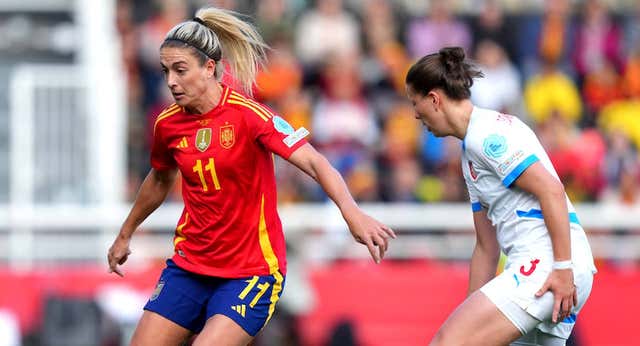 El atropellado estreno de la camiseta de España y la reacción de Adidas