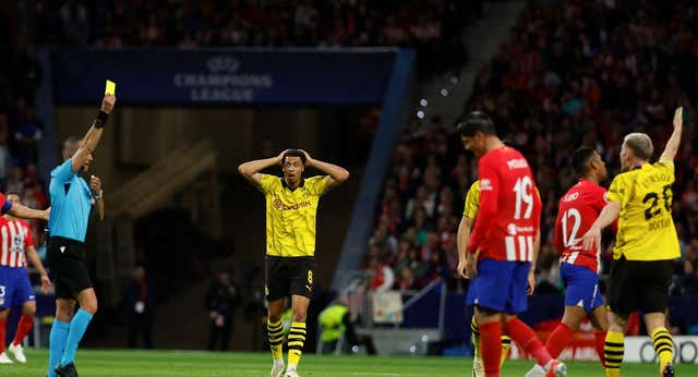 Cara y cruz para Lino: gol y se pierde la vuelta en Dortmund