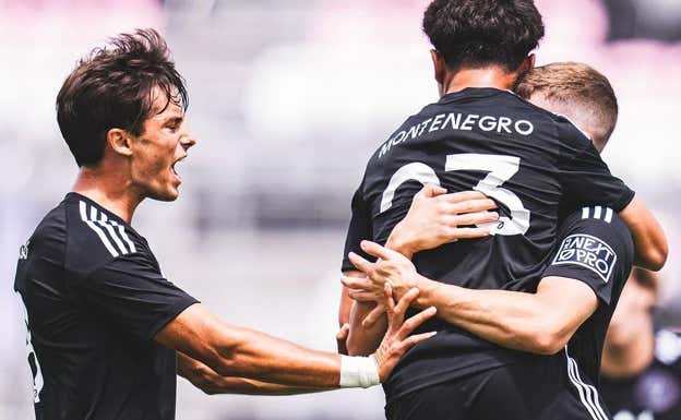 Celebración de Pep Casas con sus compañeros de Inter Miami II. Inter Miami