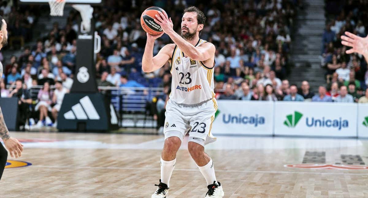 Sergio Llull lanza un triple en Euroliga esta temporada.