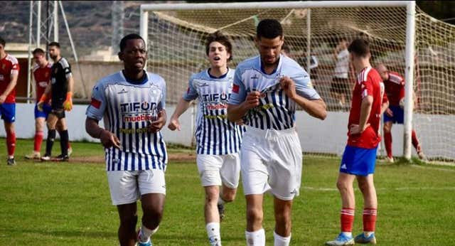 Viaje a la séptima categoría del fútbol español para encontrar a los dos últimos equipos invictos de la temporada