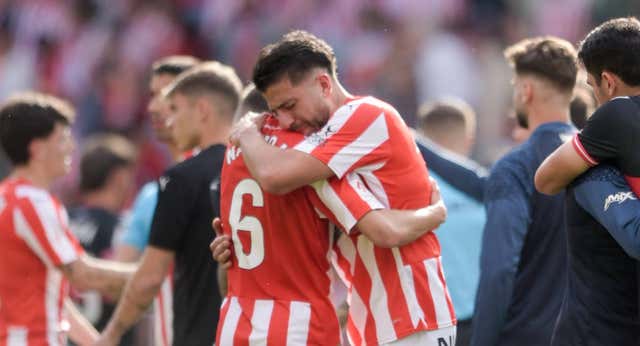 Gio Zarfino vuelve tras 14 meses y rompe a llorar tras su calvario: «Me exigí de más hasta que no podía ni andar»