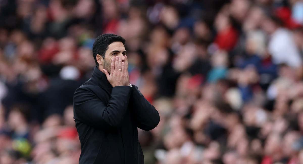 Arteta se lamenta en el partido contra el Aston Villa. /Reuters