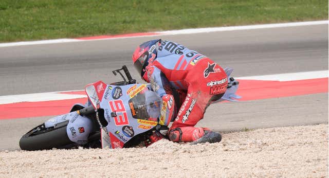 Marc Márquez y la dinámica de unas caídas que no cesan con la Ducati