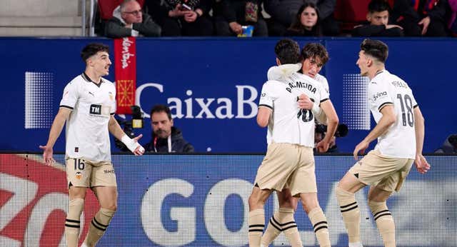 El Valencia se gana Europa y Budimir le pone la alfombra roja