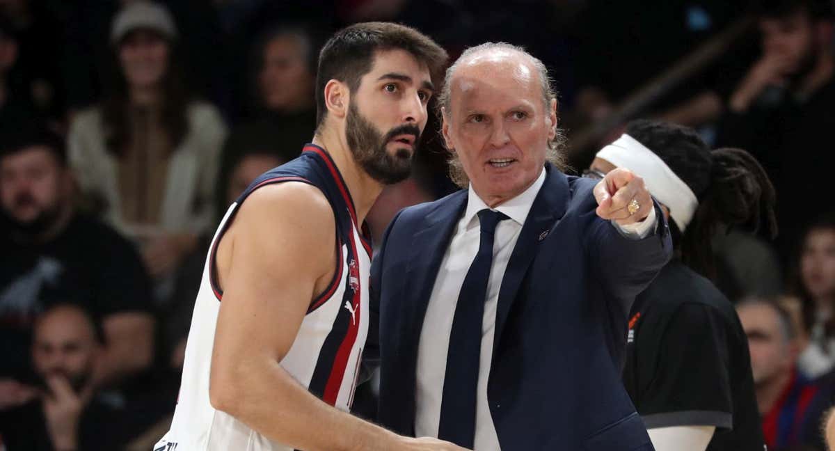 Dani Díez y Dusko Ivanovic, en un partido de Baskonia esta temporada.