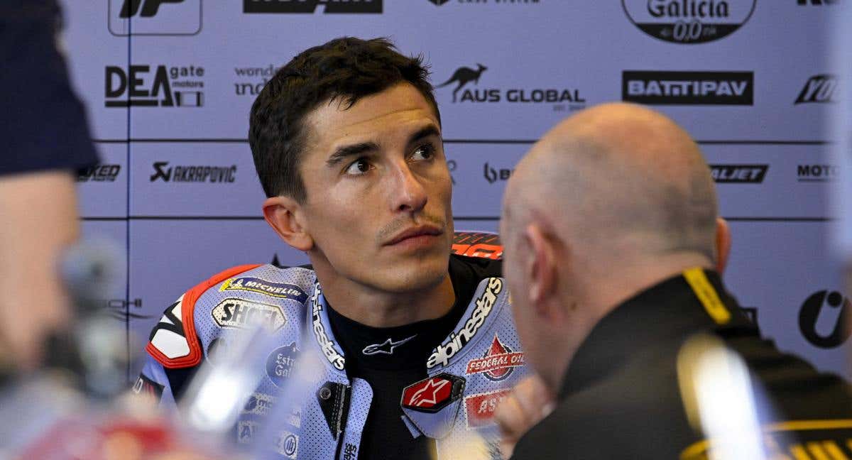 Marc Márquez, en el box de su equipo tras la caída en el GP de las Américas.