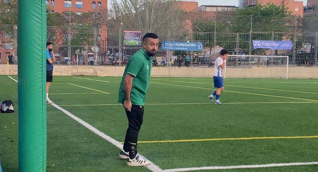 Papi Gavi, el youtuber que implementa su fútbol «de barrio» en un equipo de juveniles