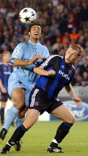 Jandro ante el Brujas en Champions 2003.  P Photo/Yves Logghe