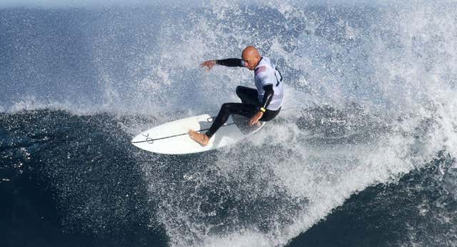 Kelly Slater cabalga su última ola antes de cerrar su leyenda: “Parece el final”