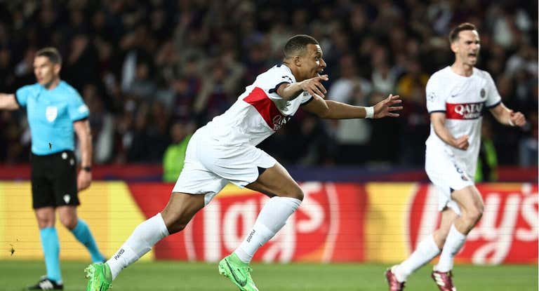 Mbappé, pese a tener una actuación discreta, marcó dos goles en Montjuïc.