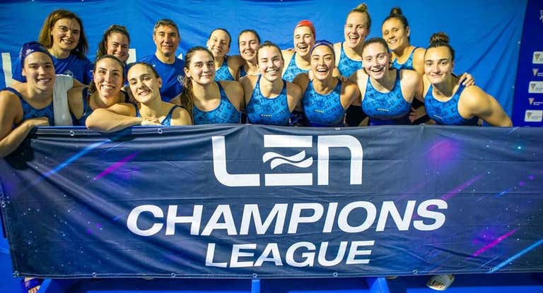 El CN Sant Andreu tras lograr su billete a la final four de la Champions League.