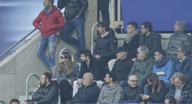 Piqué no falla a su promesa y acudirá al Espanyol-Andorra después de sus mil batallas en los derbis… y ante los micrófonos