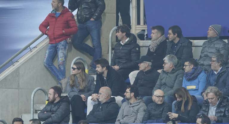 Gerard Piqué, en el palco del estadio del Andorra en el partido de ida ante el Espanyol.