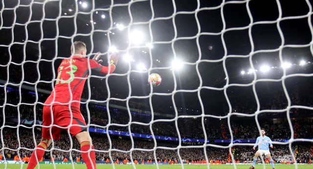 La verdadera y desconocida historia de unos penaltis que sanan a Modric, elevan a Kepa y refuerzan al vídeo