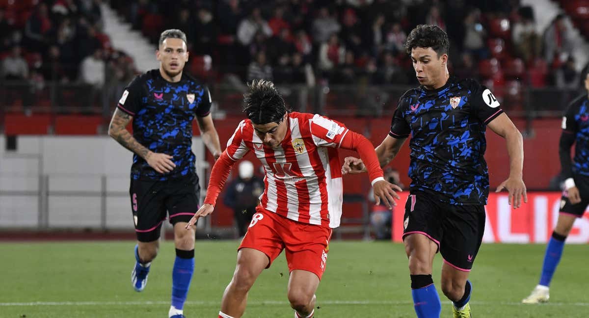 Oliver Torres, durante el partido disputado ante el Almería./ABC