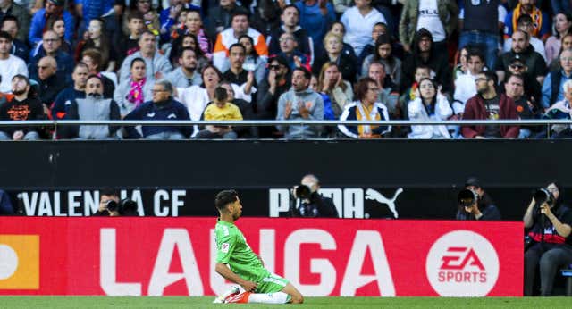 Ayoze se reivindica tras dos semanas amargas y la confianza de Pellegrini