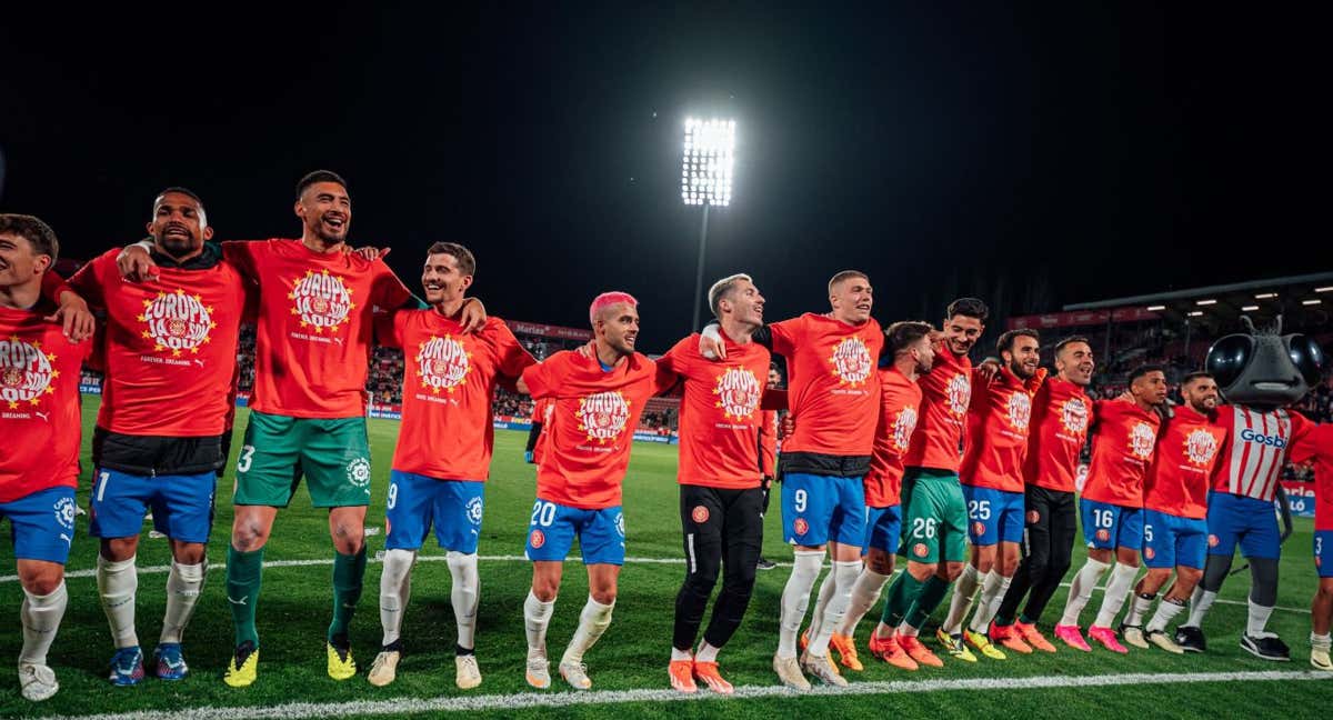 Los jugadores del Girona celebraron la clasificación para Europa con su afición. /GIRONA FC