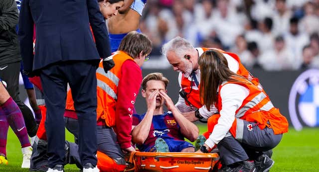 El tobillo de De Jong lo saca del escaparate antes de la Eurocopa y de un mercado caliente