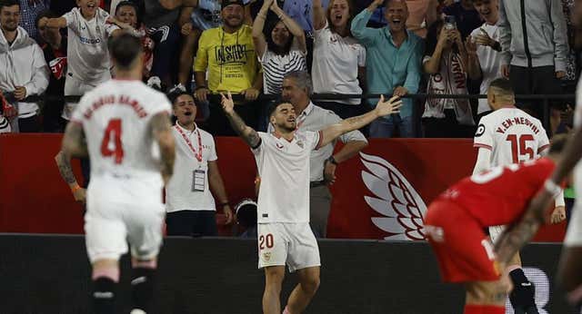 Isaac Romero y En-Nesyri encarrilan la permanencia antes del derbi