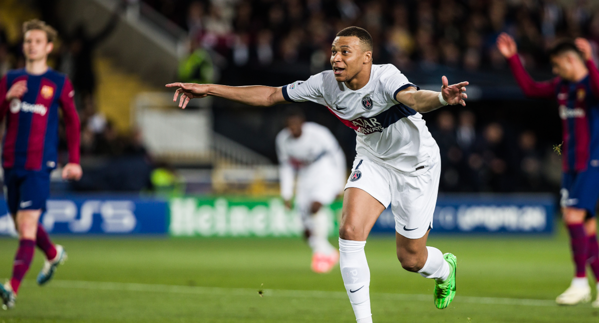 Kylian Mbappé celebra un gol contra el Barcelona. /AFP