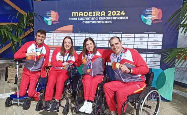 El equipo de relevos mixto.  FEDPC