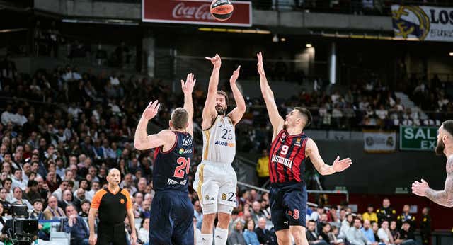 El Real Madrid de las grandes citas hace pequeño a Baskonia