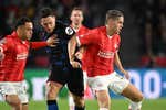 La grave lesión de Dest no cambia el plan del PSV, pero sí le costará millones al Barça