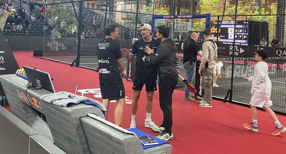 Paquito, Lebrón y Ovide en el Premier Padel de Bruselas./RELEVO/ANDRÉS ARMERO