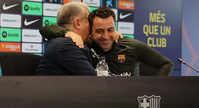Laporta, al borde del llanto: ‘El barcelonismo tiene memoria con Xavi’