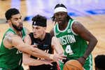 Tyler Herro sorprende a los Celtics con su propia medicina y Miami roba el factor pista