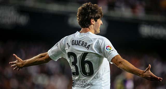 ¿Por qué siempre Javi Guerra?