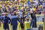 Polémica con Figueroa Vázquez en Gran Canaria: el VAR le llama para revisar dos penaltis y él mantiene su decisión