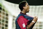 El paso de Kluivert por el Barcelona: «Se iba el último de las discotecas, se llevó por delante una valla de un parking... Se le taparon muchas cosas»