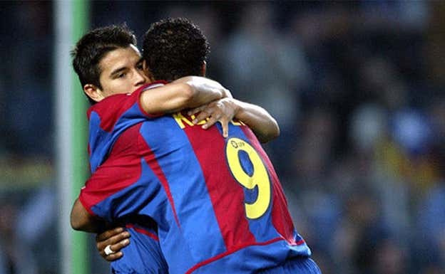 Saviola y Kluivert formaron un tándem letal en el Barça.  AGENCIAS