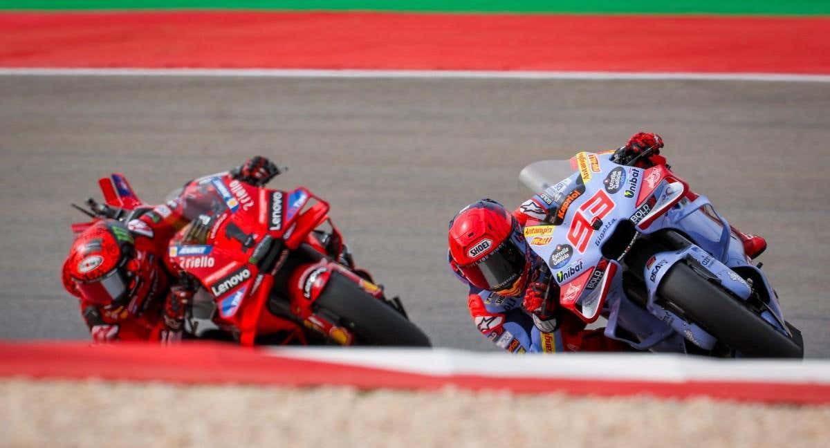 Márquez y Bagnaia pelean en el Gran Premio de España.