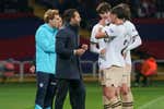 El Valencia no entiende el criterio arbitral en Montjuic: «Era fuera de juego, te deja descolocado»