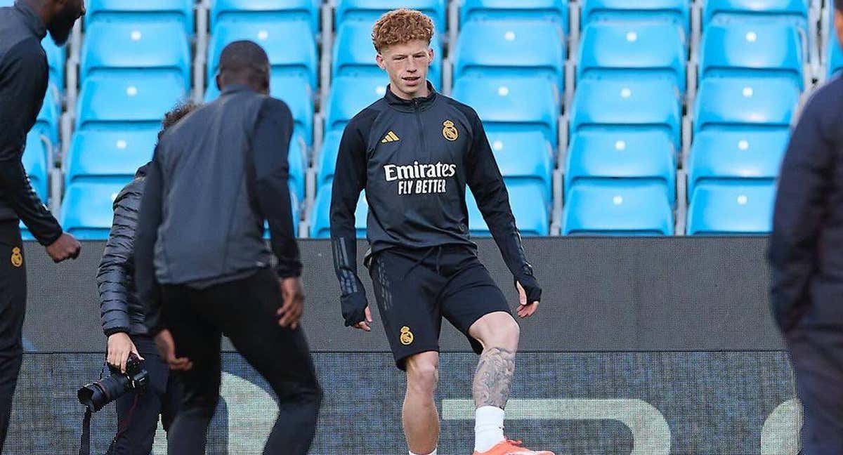 Jeremy de León, en el entrenamiento previo al Manchester City-Real Madrid.