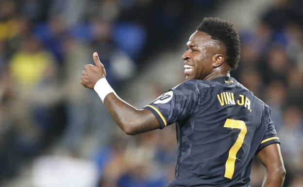 Vinicius, en un partido con el Real Madrid.  EFE