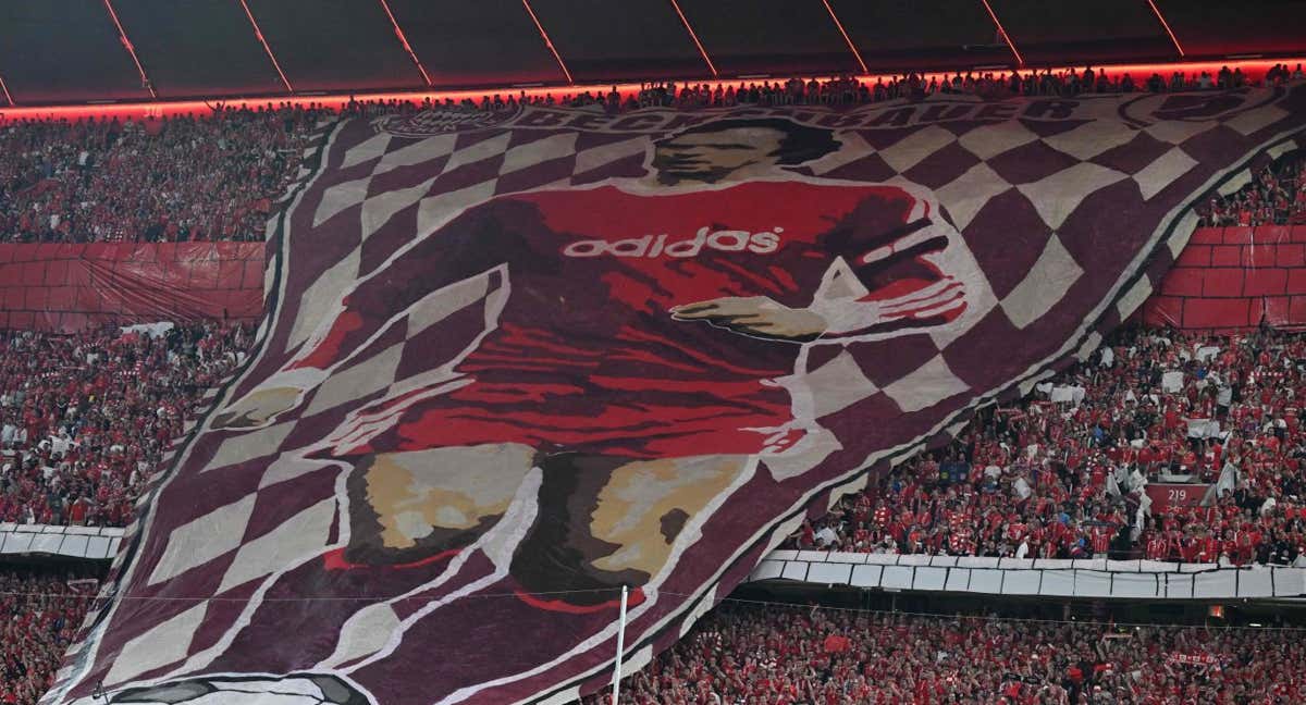 El tifo de la afición del Bayern con el que sorprendió antes del inicio de las semifinales de Champions League/AFP