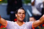 El emotivo homenaje a Nadal tras su último partido en España: una lona por cada título en Madrid